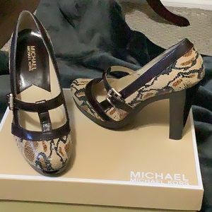 Size 8, MICHAEL KORS Heels